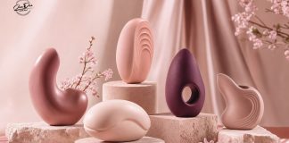 Care este cel mai bun vibrator? Ce arată șase luni de vânzări, pe tipuri, și cum alegi pentru tine Forme abstracte în tonuri de roz și prună pe postamente de piatră, cu flori de cireș, cu logo OneDee
