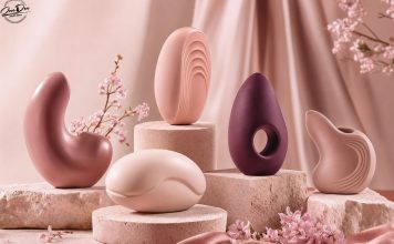 Care este cel mai bun vibrator? Ce arată șase luni de vânzări, pe tipuri, și cum alegi pentru tine Forme abstracte în tonuri de roz și prună pe postamente de piatră, cu flori de cireș, cu logo OneDee